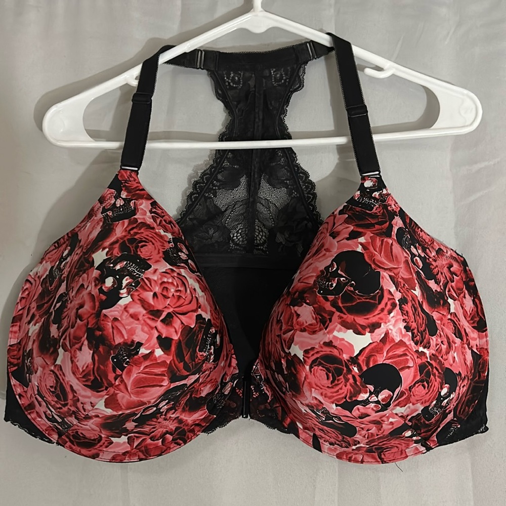 Torrid front closure bra Skull 💀 & Roses 🌹 42H